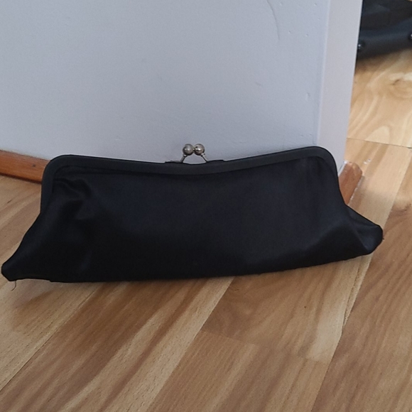 Clutch - Picture 2 of 7